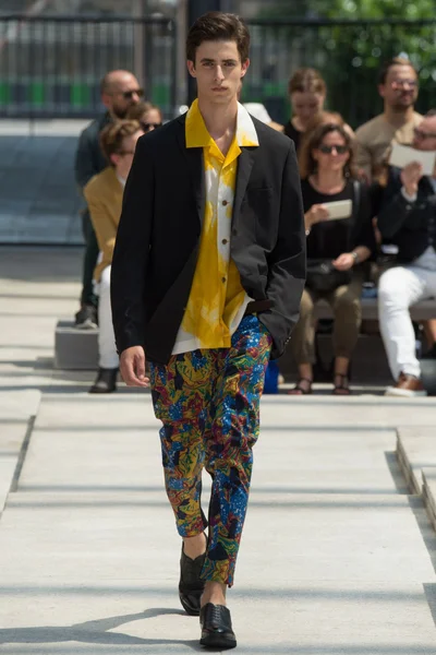 Look 29